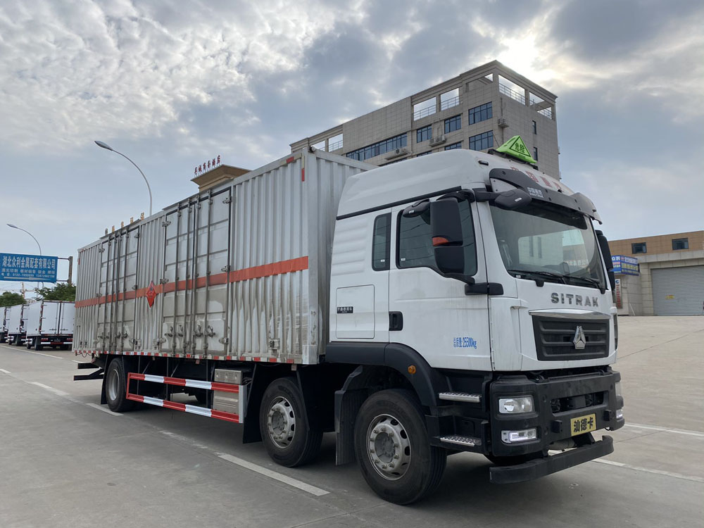 易燃液體廂式運(yùn)輸車，廂式運(yùn)輸車，楚勝汽車集團(tuán)